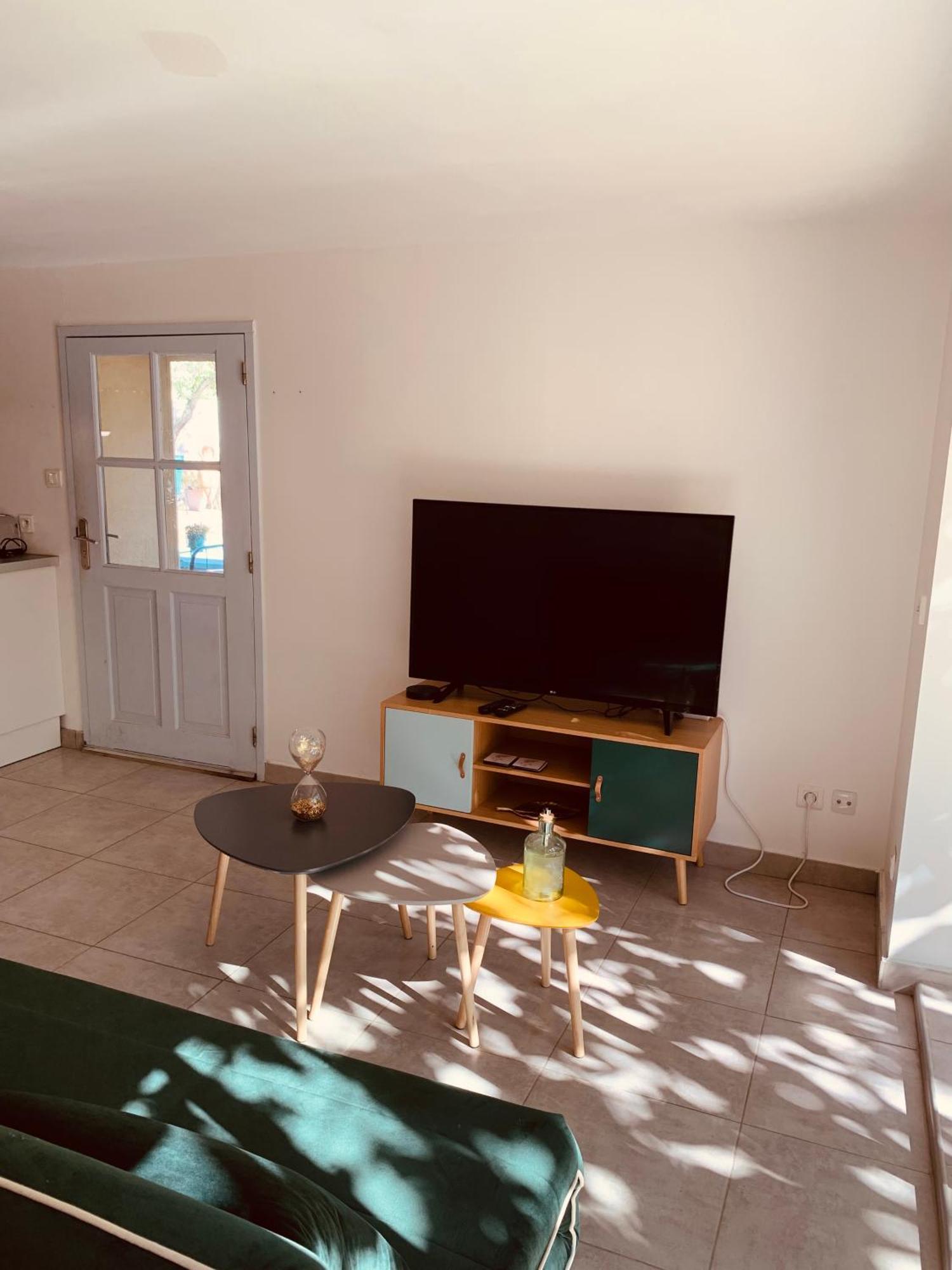 Appartement Independant Avec Jardin Et Acces Piscine Nimes Exterior photo